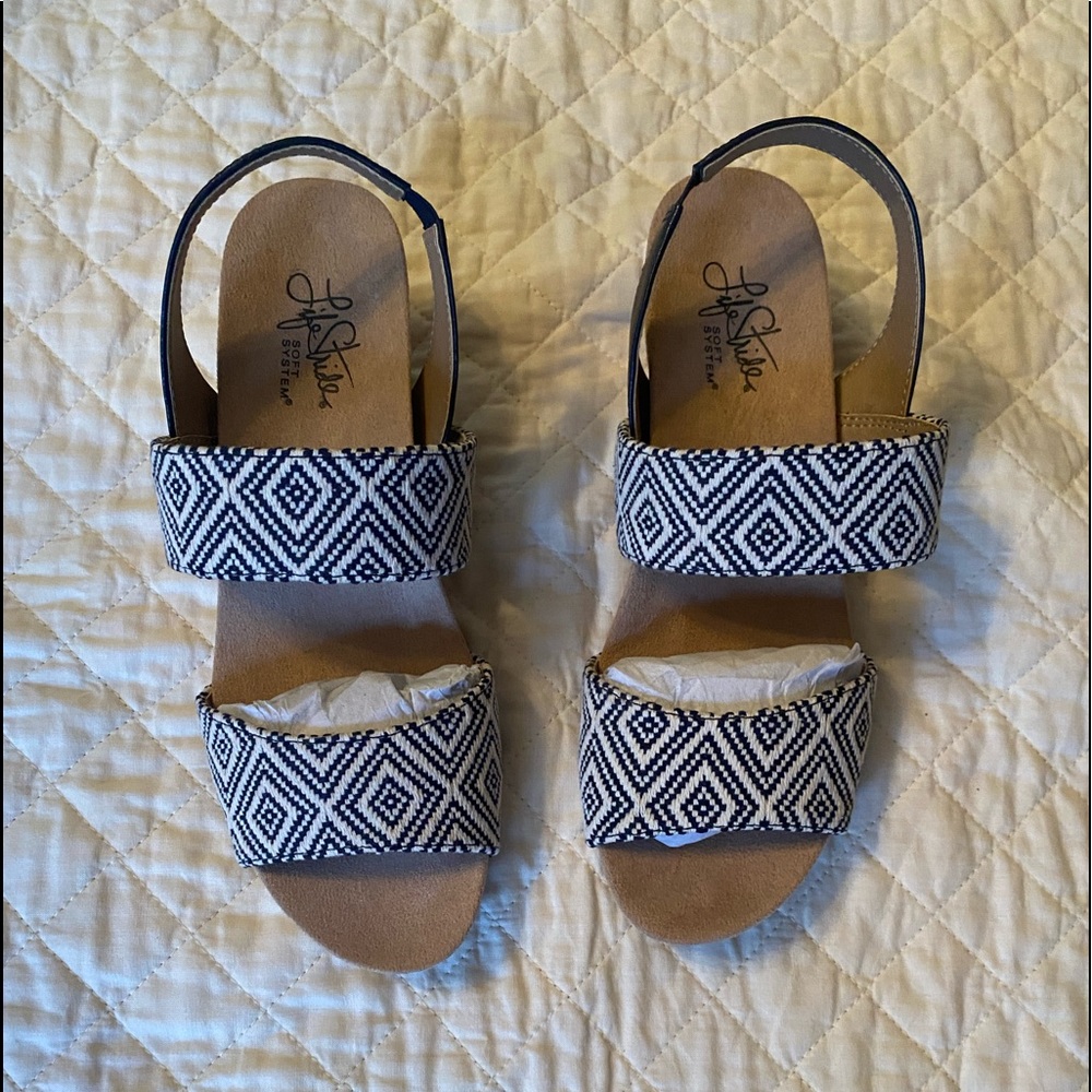 LifeStride Women's Marcela Wedge Sandal Navy/White 7 1/2 M New